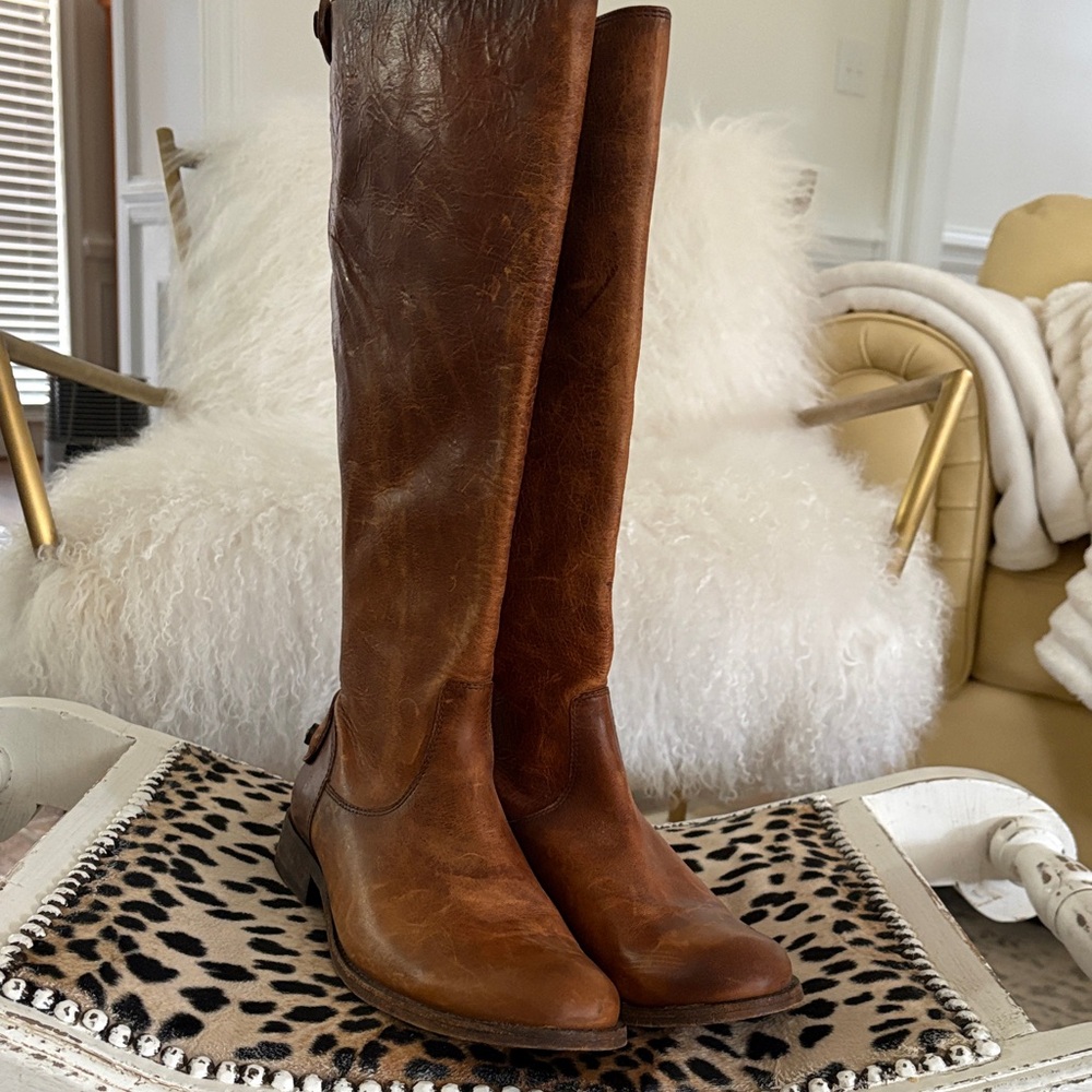 Gorgeous Frye brown leather knee high Boots 8.5